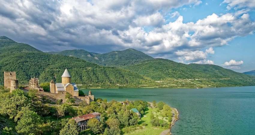 Tour CaucasUS Azerbaijan Georgia