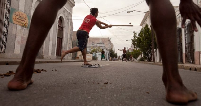 Tour Cuba grandtour -Carnival Santiago De Cuba-